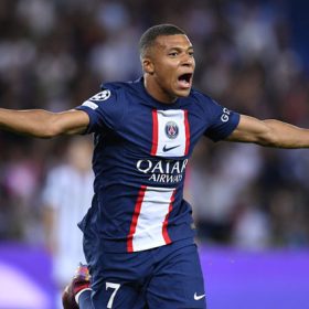 Kylian Mbappe bong da phap