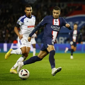 ket qua psg vs strasbourg vong 9 mbappe toa sang dua doi nha len ngoi dau 2