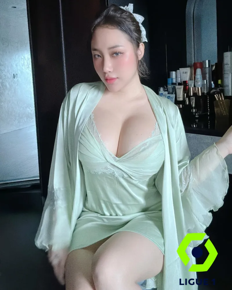 anh duong nguyet cam nude 56